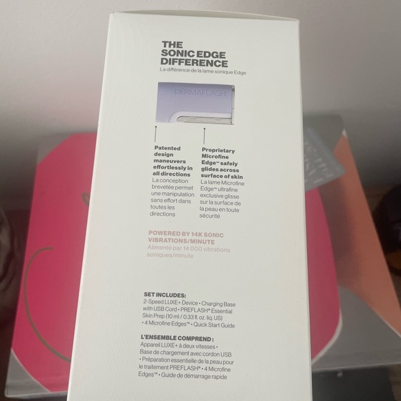 Dermaflash Luxe+ Sonic Dermaplaning & Peach Fuzz Removal Set Brand New - Picture 3 of 5